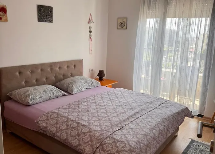 Appartement Flower And Flat Next To Centar Of