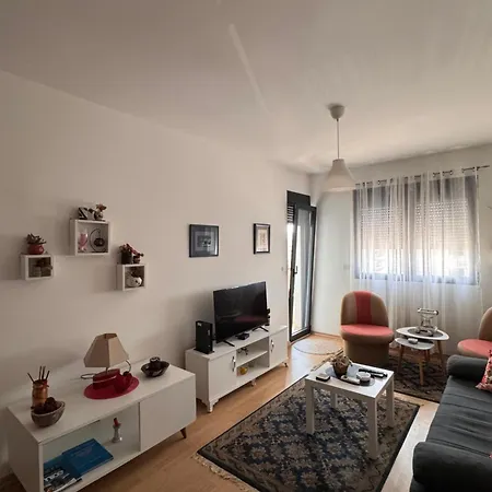 Apartmán Flower And Flat Next To Centar Of